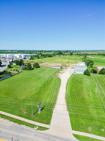 2220 SW 4th Street, Waverly, IA 50677