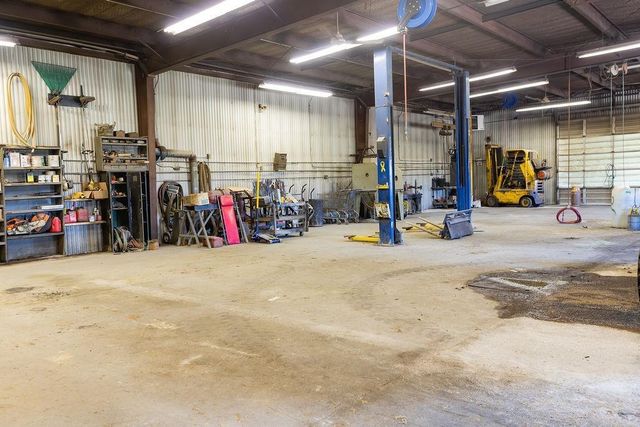 2220 SW 4th Street, Waverly, IA 50677