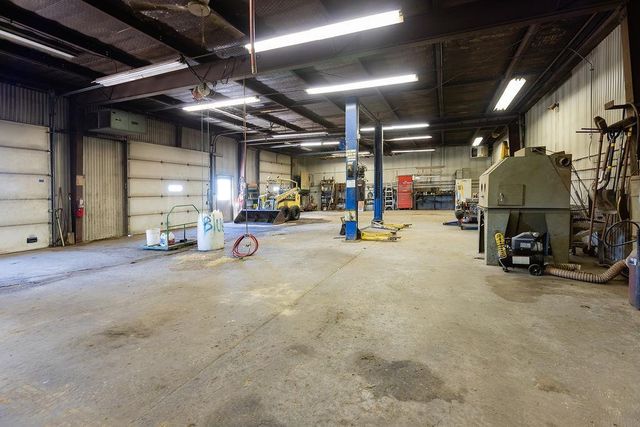 2220 SW 4th Street, Waverly, IA 50677