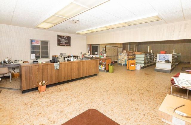 2220 SW 4th Street, Waverly, IA 50677