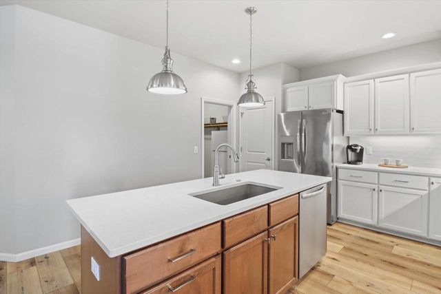 678 Hillcrest Drive, Waunakee, WI 53597