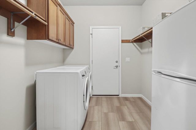 678 Hillcrest Drive, Waunakee, WI 53597