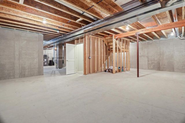 678 Hillcrest Drive, Waunakee, WI 53597