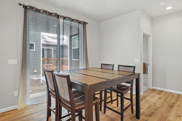 678 Hillcrest Drive, Waunakee, WI 53597