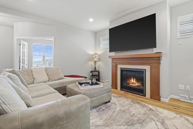 678 Hillcrest Drive, Waunakee, WI 53597