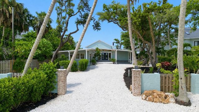 1275 PORT LANE, Sarasota, FL 34242