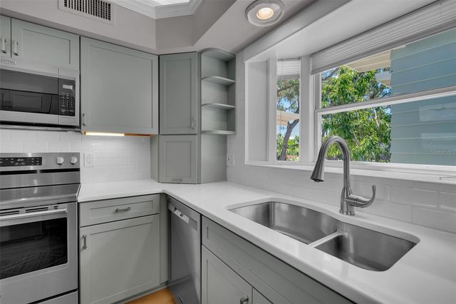 1275 PORT LANE, Sarasota, FL 34242