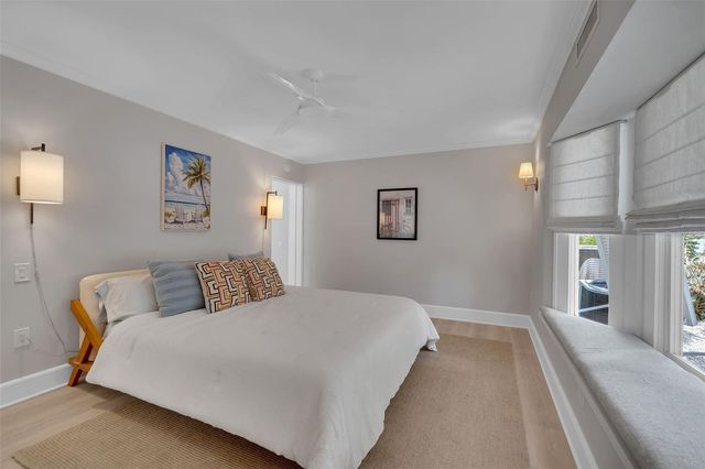 1275 PORT LANE, Sarasota, FL 34242