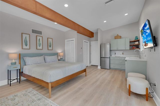 1275 PORT LANE, Sarasota, FL 34242