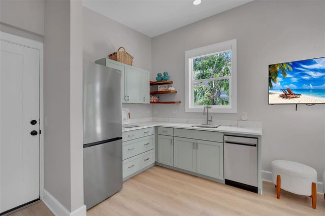 1275 PORT LANE, Sarasota, FL 34242
