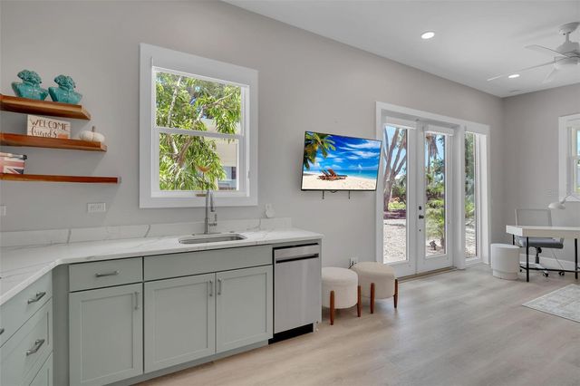 1275 PORT LANE, Sarasota, FL 34242