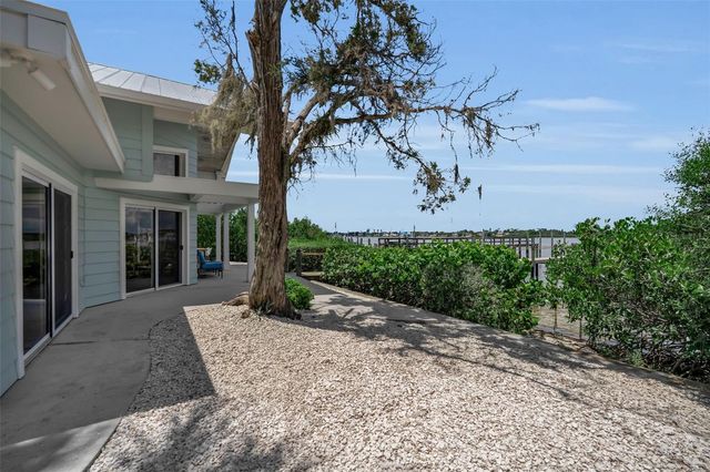 1275 PORT LANE, Sarasota, FL 34242