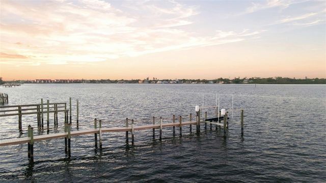 1275 PORT LANE, Sarasota, FL 34242