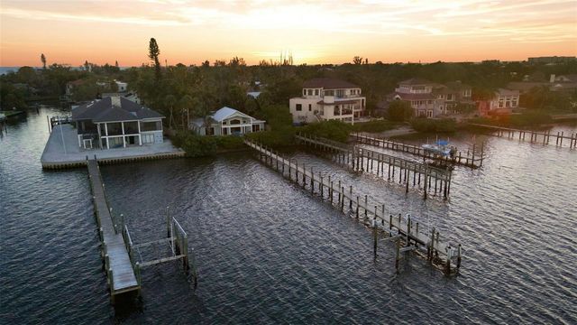 1275 PORT LANE, Sarasota, FL 34242