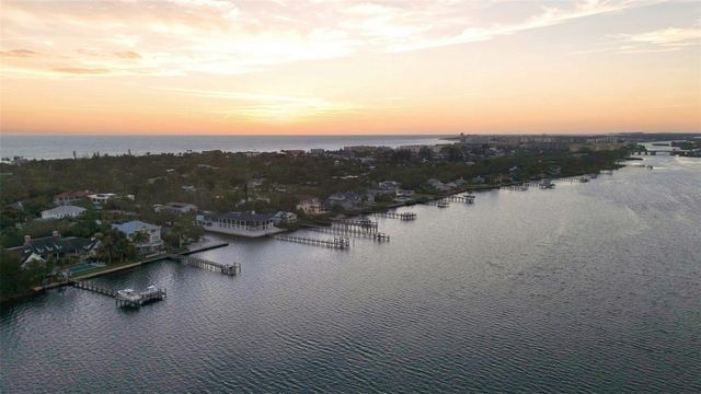 1275 PORT LANE, Sarasota, FL 34242