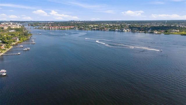 1275 PORT LANE, Sarasota, FL 34242