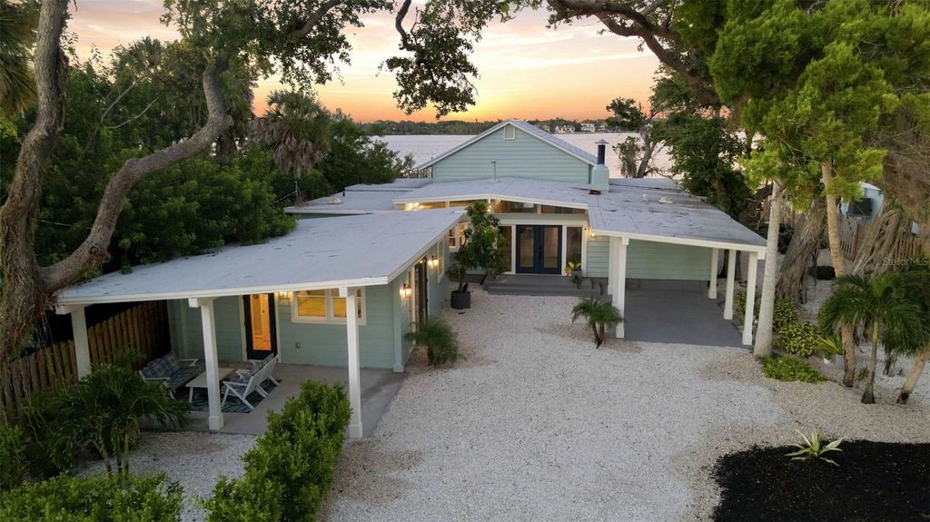 1275 PORT LANE, Sarasota, FL 34242