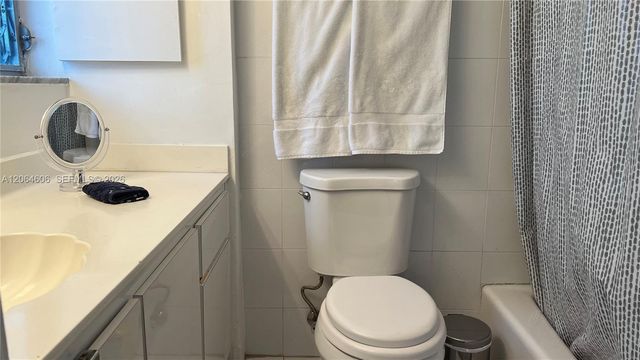 2061 NE 123rd St, North Miami, FL 33181