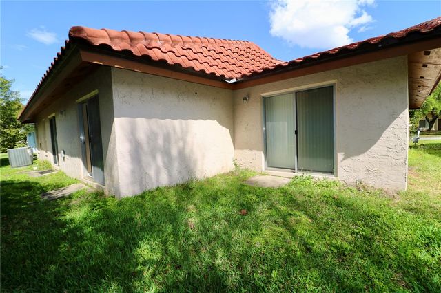 10322 MANILA BAY DRIVE, Orlando, FL 32821