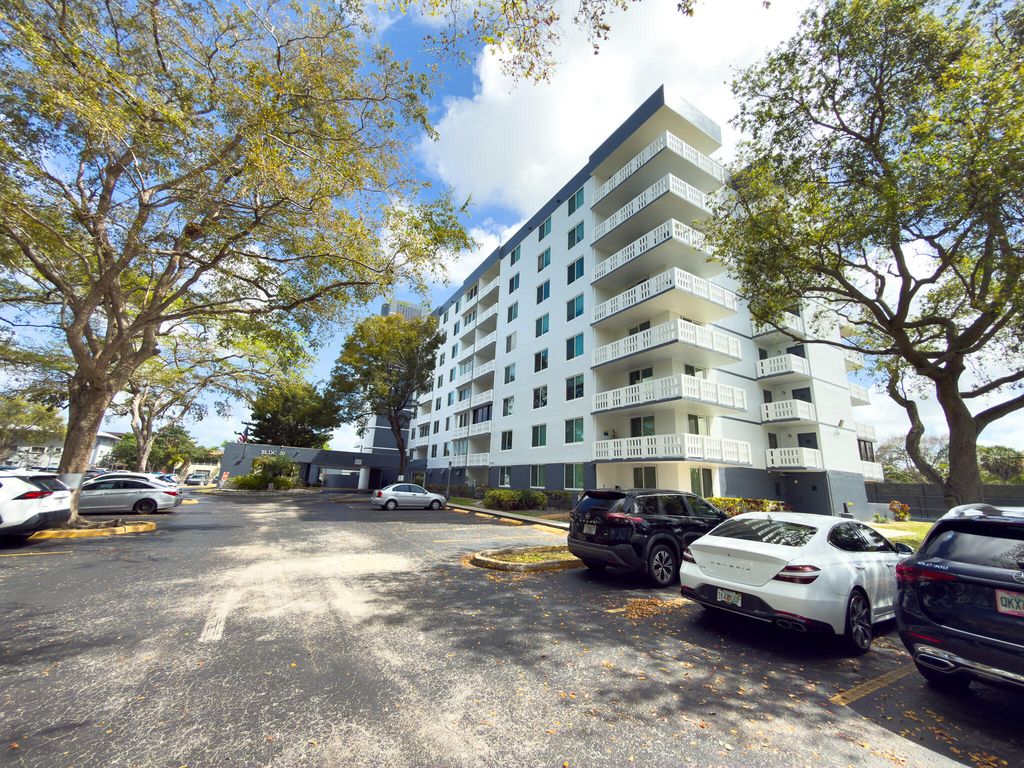 919 Hillcrest Drive 511, Hollywood, FL 33021