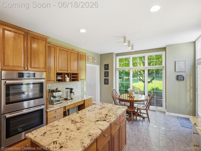 7279 Heron Way, Canton Charter Township, MI 48187