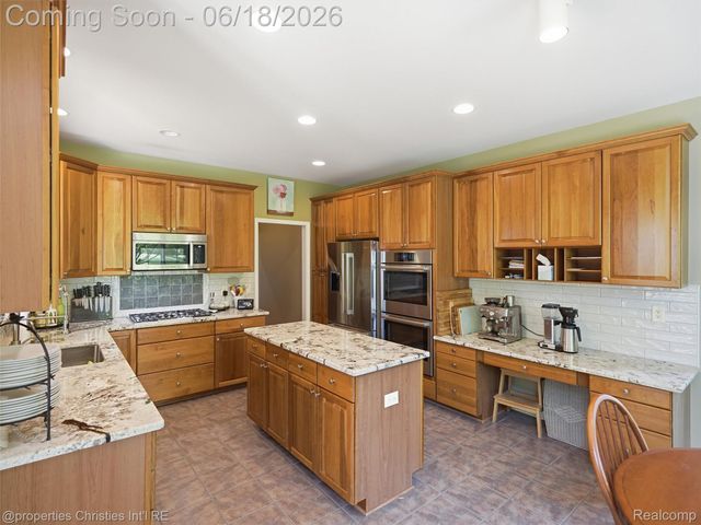 7279 Heron Way, Canton Charter Township, MI 48187