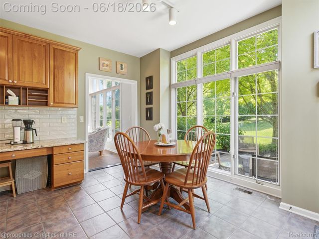 7279 Heron Way, Canton Charter Township, MI 48187