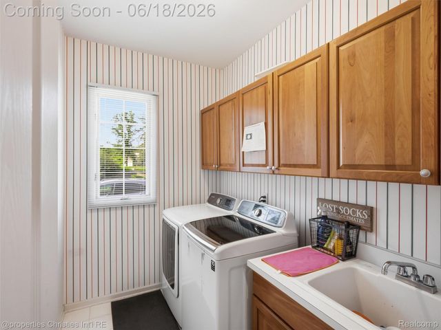 7279 Heron Way, Canton Charter Township, MI 48187