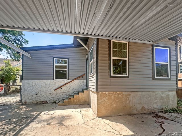 2235 E Houston, San Antonio, TX 78202