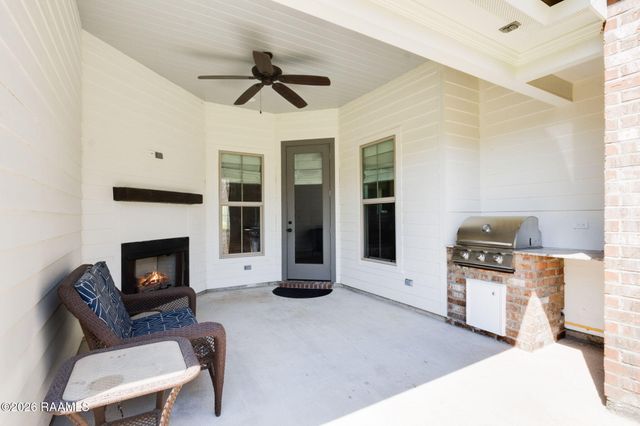 101 Copper Hill Drive, Youngsville, LA 70592