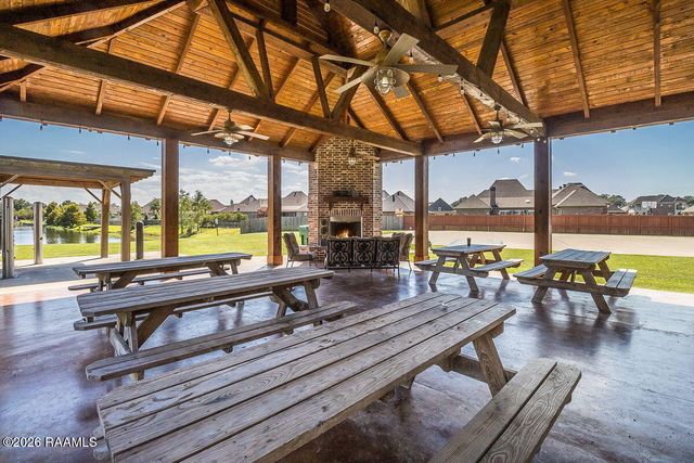 101 Copper Hill Drive, Youngsville, LA 70592