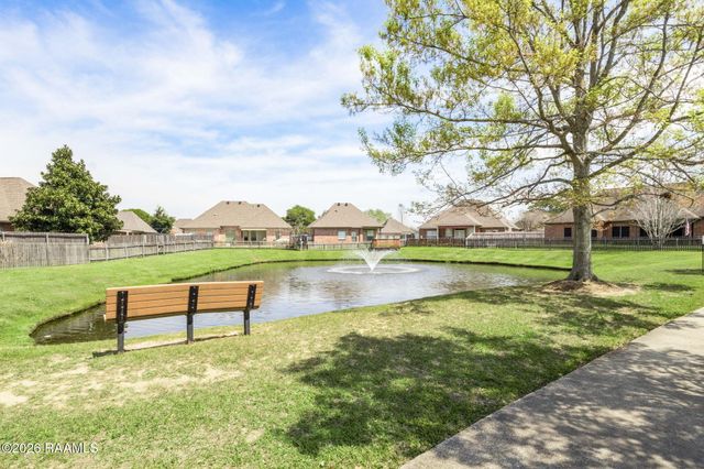 101 Copper Hill Drive, Youngsville, LA 70592