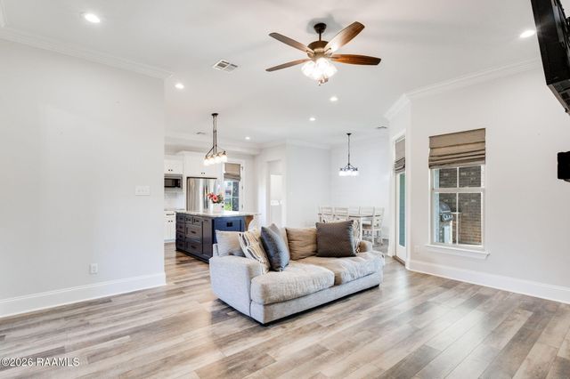 101 Copper Hill Drive, Youngsville, LA 70592