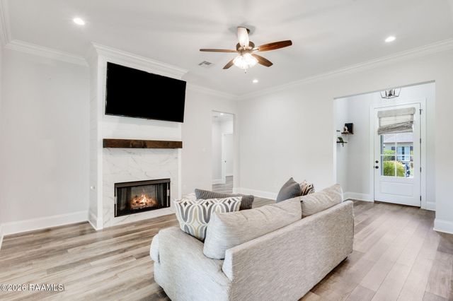 101 Copper Hill Drive, Youngsville, LA 70592