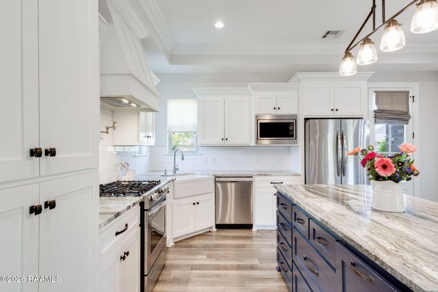 101 Copper Hill Drive, Youngsville, LA 70592