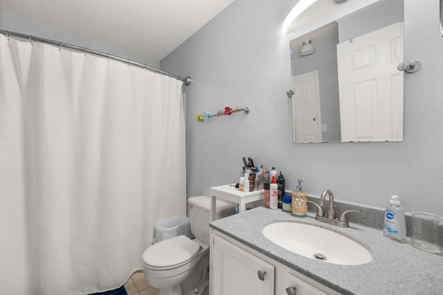 4900 Pleasant Street 15, West Des Moines, IA 50266