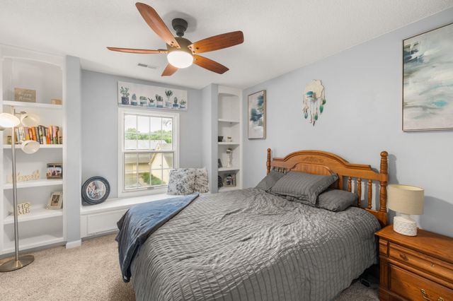 4900 Pleasant Street 15, West Des Moines, IA 50266