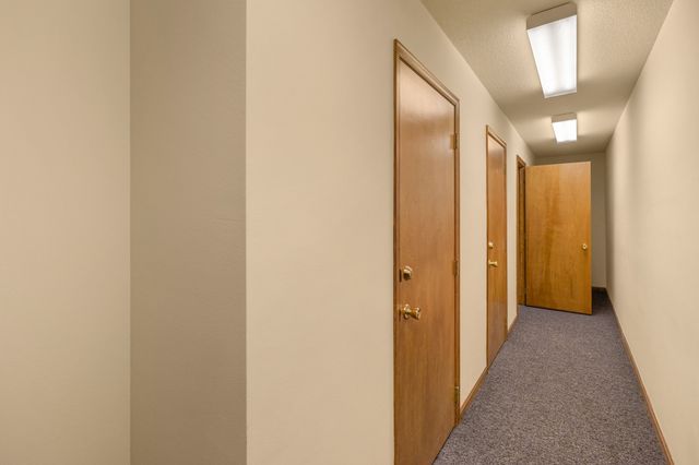 4900 Pleasant Street 15, West Des Moines, IA 50266