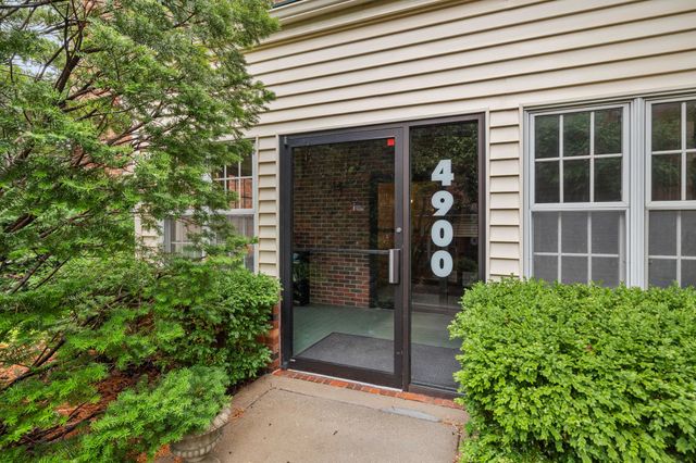 4900 Pleasant Street 15, West Des Moines, IA 50266