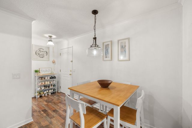 4900 Pleasant Street 15, West Des Moines, IA 50266