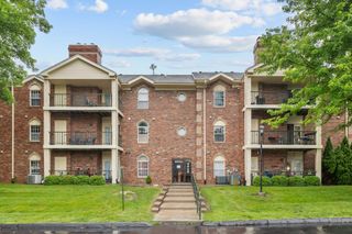 4900 Pleasant Street 15, West Des Moines, IA 50266
