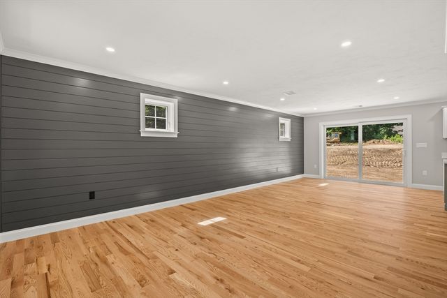 7 Elm Place, Hanson, MA 02341