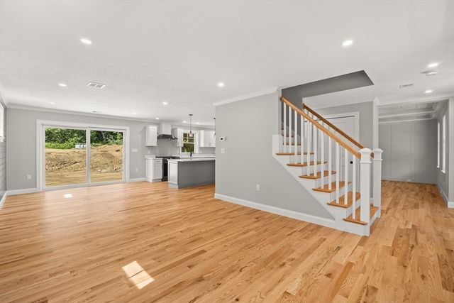 7 Elm Place, Hanson, MA 02341