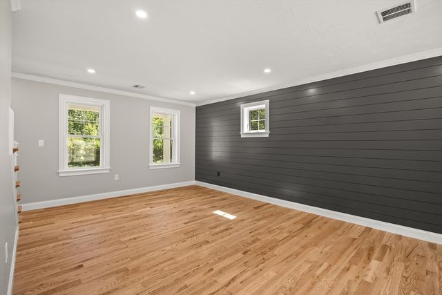 7 Elm Place, Hanson, MA 02341