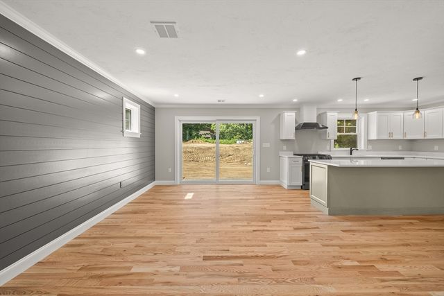 7 Elm Place, Hanson, MA 02341