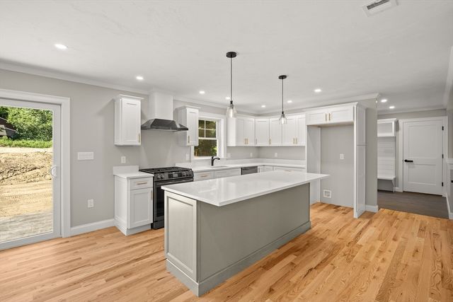7 Elm Place, Hanson, MA 02341