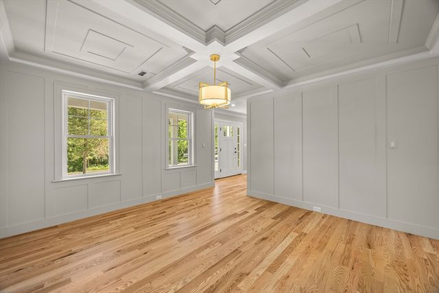 7 Elm Place, Hanson, MA 02341