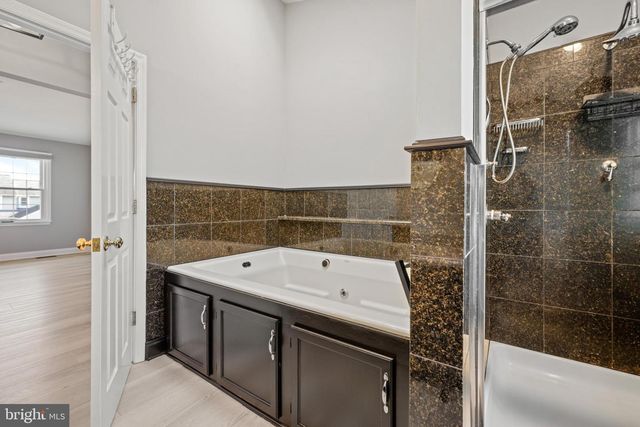 2 BATES CT, Sewell, NJ 08080