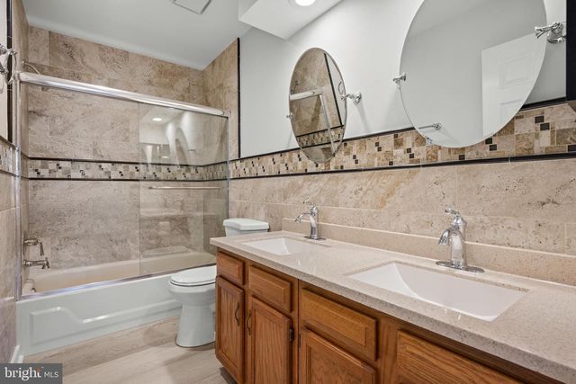 2 BATES CT, Sewell, NJ 08080