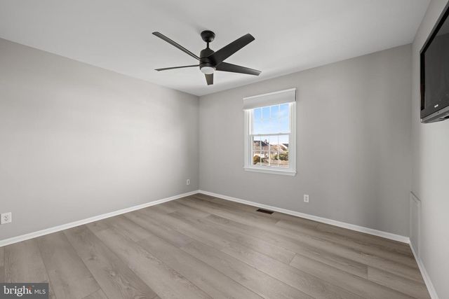 2 BATES CT, Sewell, NJ 08080